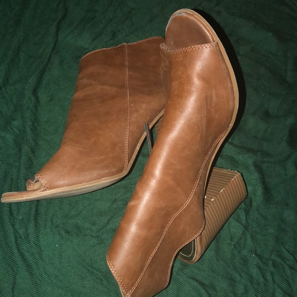 Boots - Picture 2 of 3